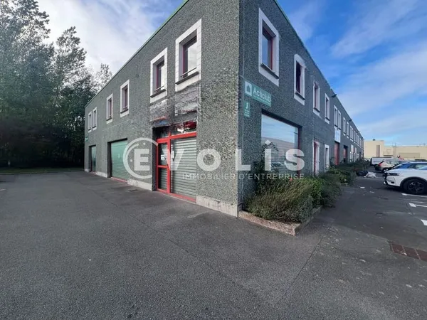Locaux d'activité - A LOUER - 552 m² non divisibles