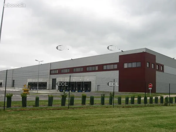 Local logistique 5 602 m²