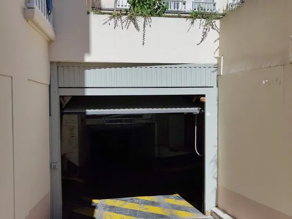 Parking Reuilly Diderot