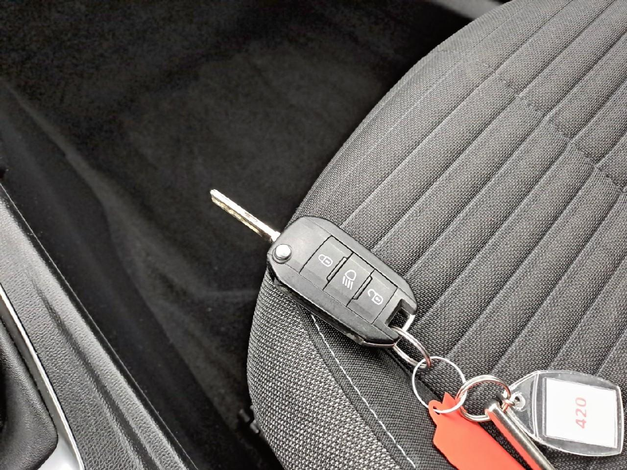 Peugeot 2008 puretech 100 s&s bvm6 style — photo 23