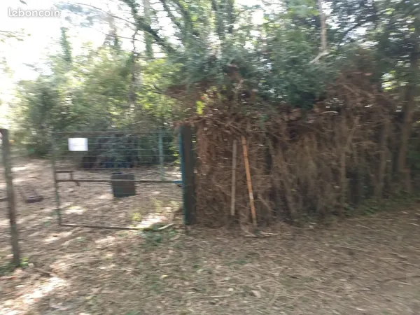 Terrain 1600M²