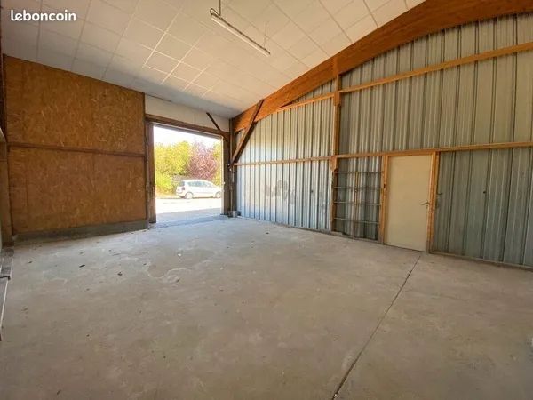 LOCAL D'ACTIVITE 75 m² CHEVAIGNE