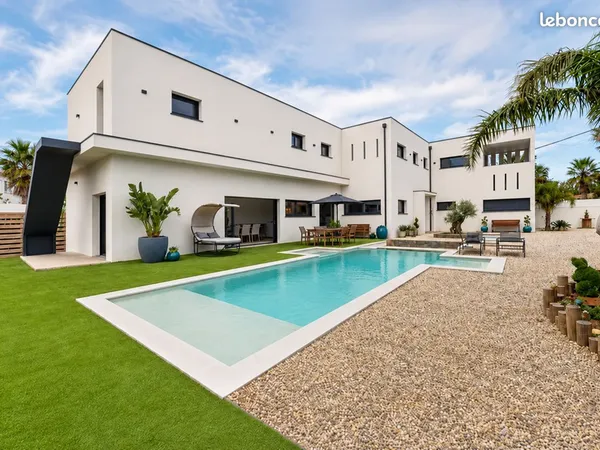 Maison 505m2 avec piscine dont 3 appartements à Pia