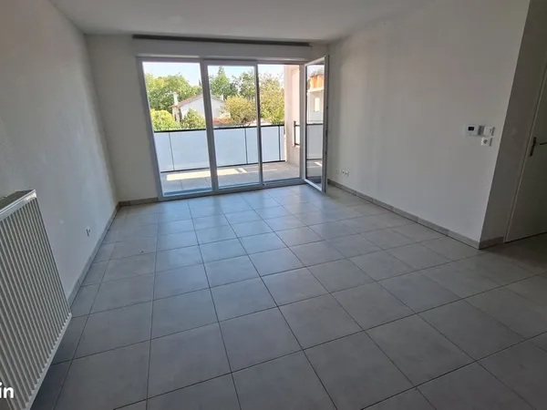 A louer T2 près de la place de l'Ormeau