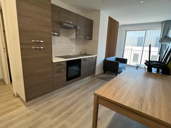 Studio 27 m2 - Proche Mairie - Secteur Calme