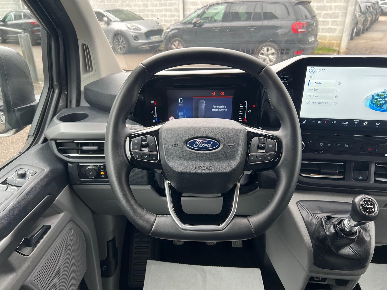 Ford Tourneo Custom 320 L2H1 2.0 EcoBlue 150 ch — photo 11
