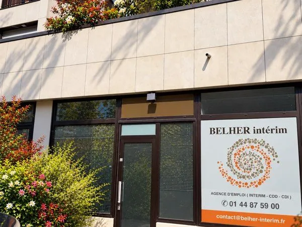 BUREAUX / LOCAL PROFESSIONNEL 52 m²