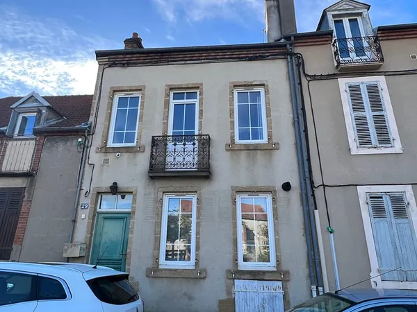 MOULINS MAISON DE CARACTERE DE TYPE 7