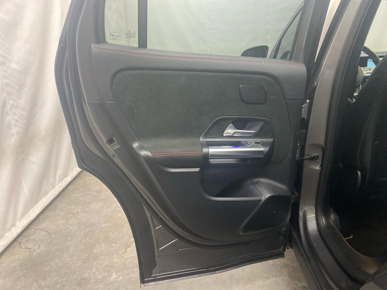 Mercedes Gla 200 d 8g-dct amg line — photo 27