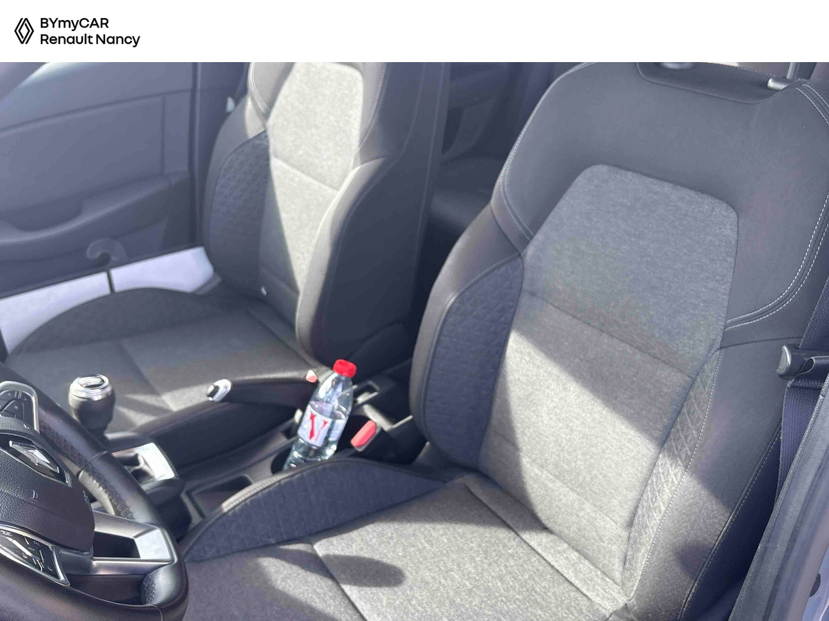 Renault Clio TCe 100 — photo 11