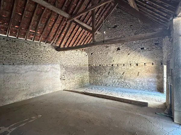 Beaune - gigny - grange en pierre à rénover - permis de construire accordé