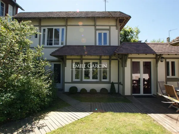 A louer- charmante maison de ville - Deauville centre