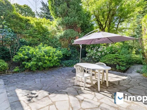 Maison 13 pièces 213 m²