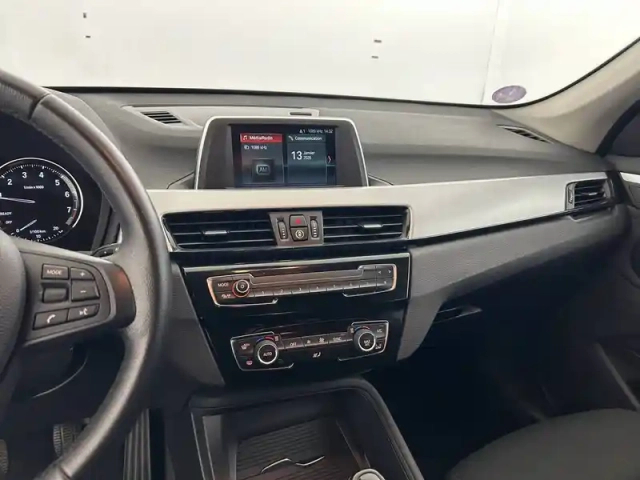 Bmw X1 sdrive 18i 140 ch — photo 51