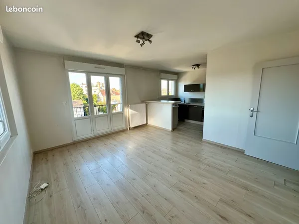 F2 de 47m² proche du centre-ville avec place de parking, chauffage compris dans les charges