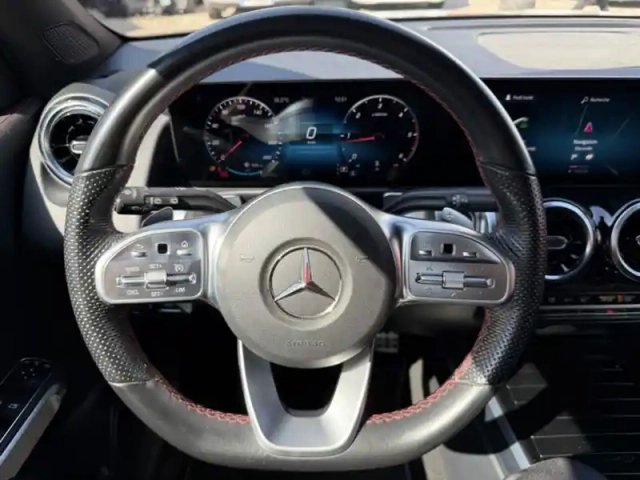 Mercedes Glb 200 d amg line — photo 17