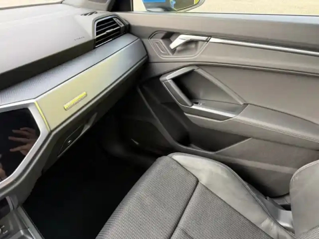 Audi Q3 35 tfsi 1.5 150 s line s-troni — photo 26