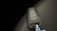 Peugeot 3008 1.2 Hybrid 136ch Allure e-DCS6 — photo 16