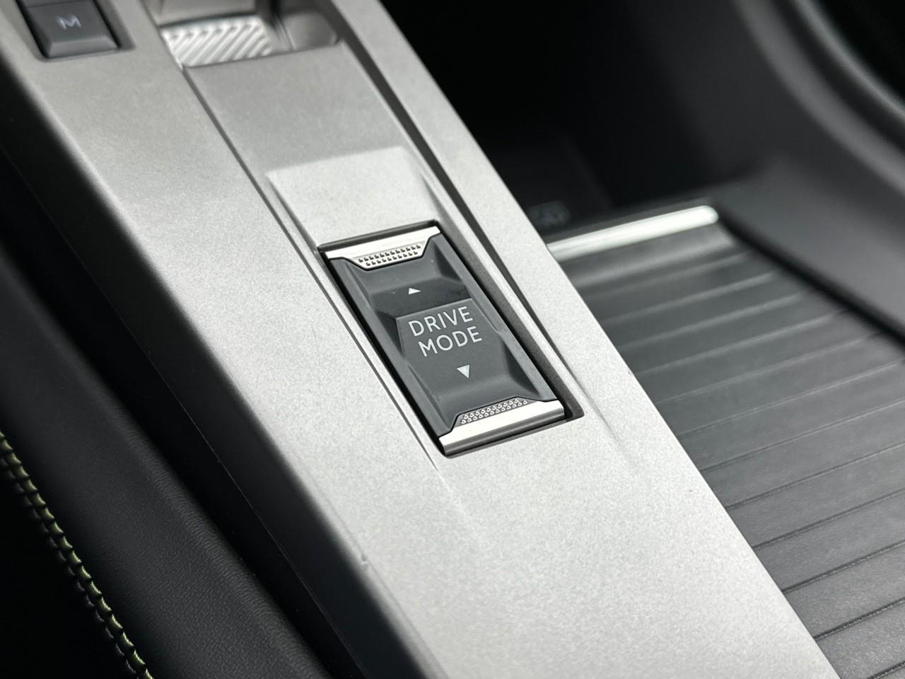 Peugeot 408 hybrid 145 e-dcs6 gt — photo 32