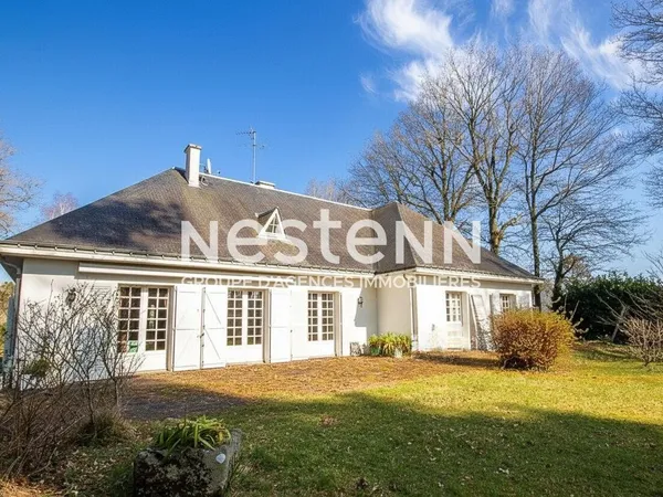 A vendre à Arradon Botquelen maison de 207 m² beau potentiel de rénovation terrain constructible