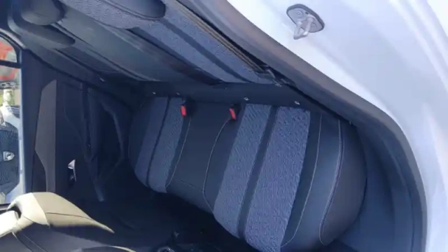 Peugeot 308 plug-in hybrid 195 ch e-dcs7 — photo 11