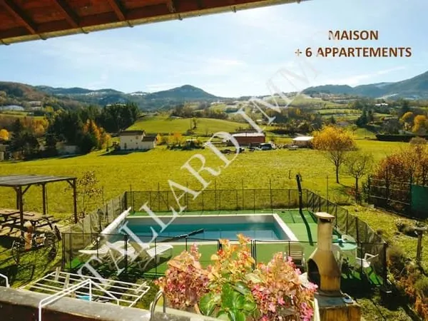 Maison 12 pièces 342 m²
