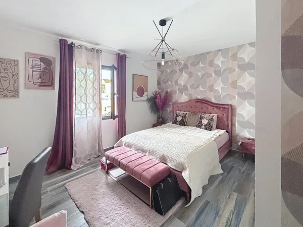 Besançon  Ensemble immobilier 3 logements  341 m²  terrain 1 054 m²