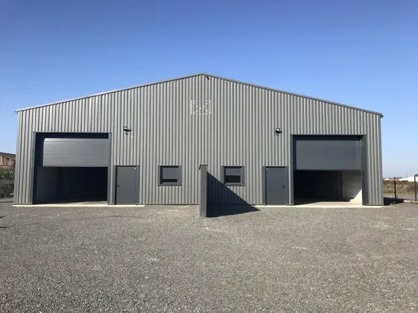 Commerce 396 m²