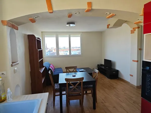 APPARTEMENT TYPE 2 MEUBLE AVEC CAVE LES MINIMES METRO CANAL DU MIDI