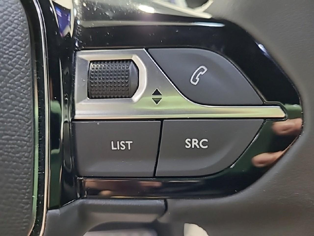 Peugeot 2008 hybrid 145 ch e-dcs6 allure — photo 20