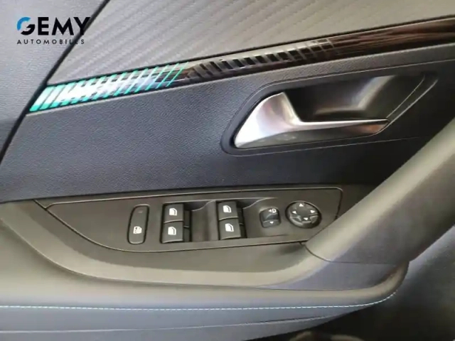Peugeot 2008 puretech 100 s&amp;s bvm6 — photo 16