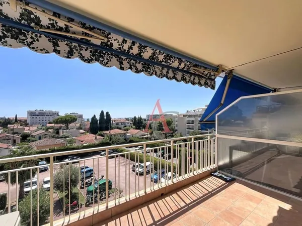 Cagnes sur Mer, 3 pièces 75 m², terrasse, cave et parking privé