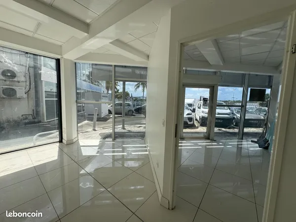 Location pro | Local activité | 65 m² | Baie-Mahault