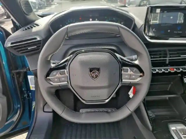 Peugeot 2008 electrique 50 kwh 136 ch — photo 9