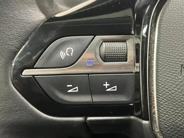 Peugeot 208 e- 136ch style — photo 14
