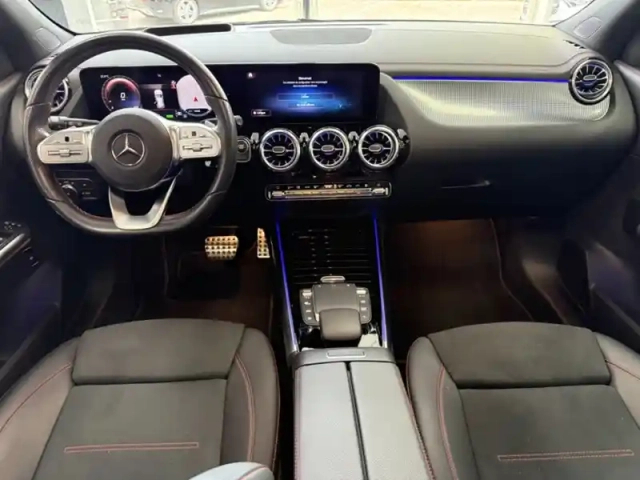 Mercedes Eqa 250+ amg line — photo 12