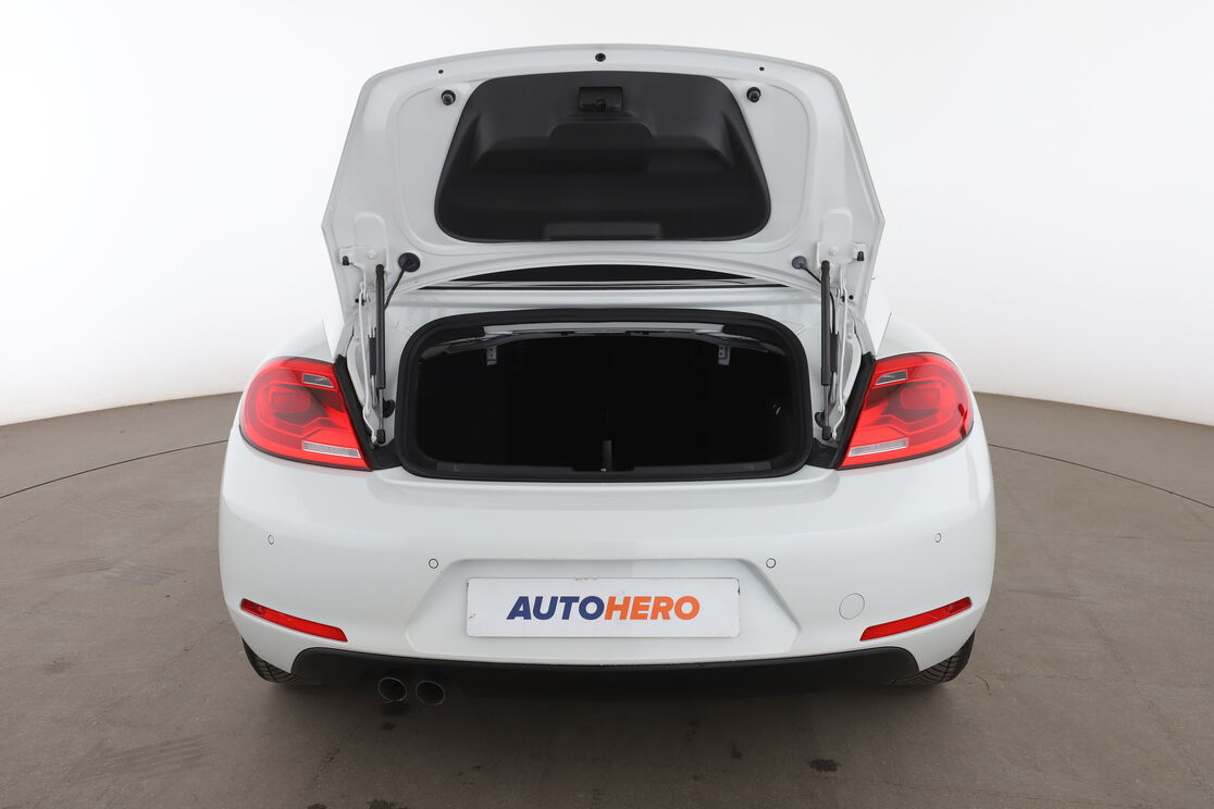 Volkswagen Beetle Cabriolet 2.0 TDI BlueMotion Tech Couture DSG6 — photo 15