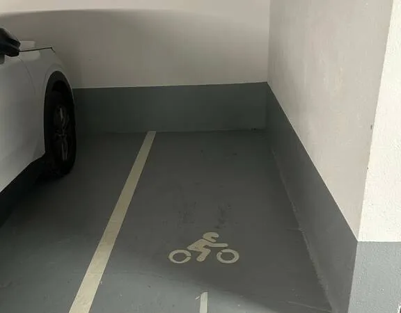 Garage/Parking