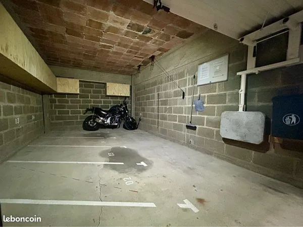 Emplacement moto/scooter Rennes 13 rue saint helier