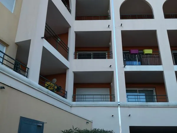 Appartement traversant à vendre T2 48 m2