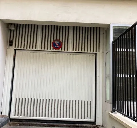Garage fermé Paris 9 ème