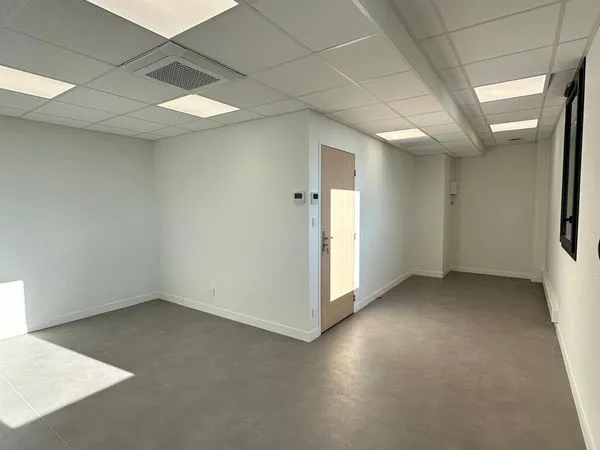 Bureau professionnel neuf - 37 m²