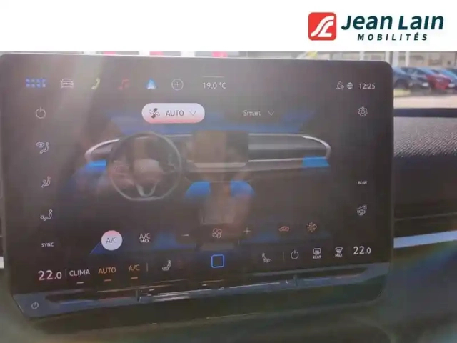Volkswagen T-Roc 1.5 etsi evo2 hybrid 150 ch dsg7 — photo 50