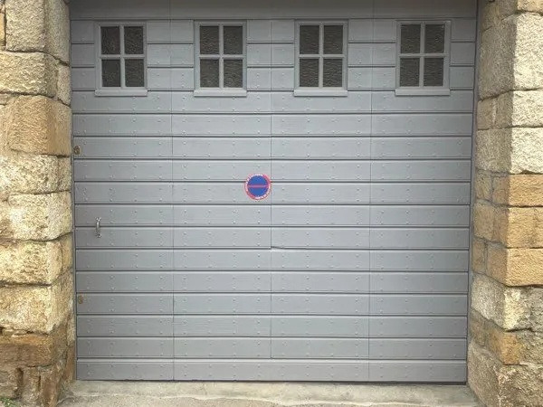 Bâtiment avec garage et étage à louer - 88 m²