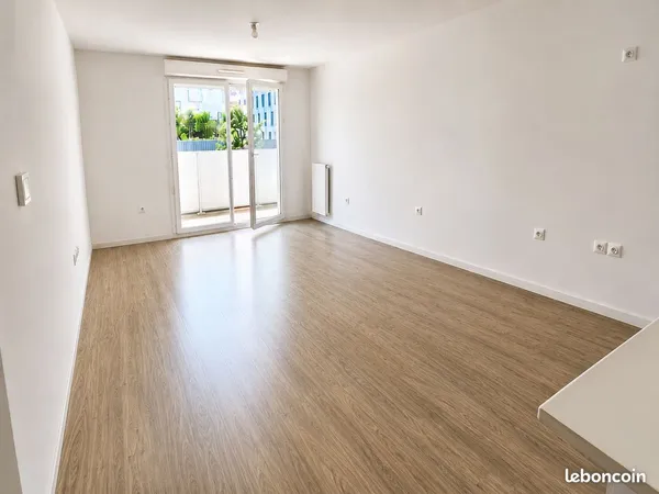 Appartement - T2 - Construction récente - Evry Courcourronnes