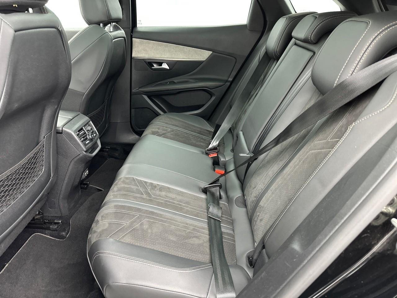 Peugeot 3008 puretech 130ch s&s eat8 gt — photo 12