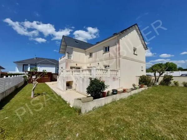 Maison 10 pièces 345 m²