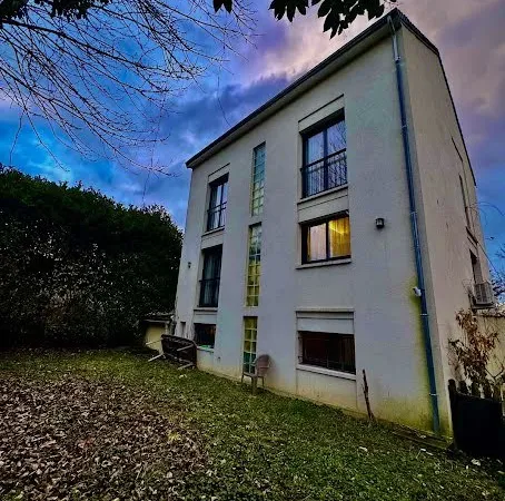 Maison 6 pièces 280 m²