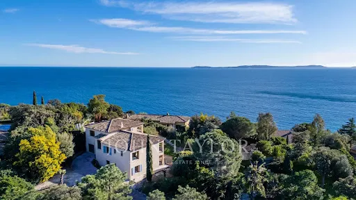Propriété 8 pièces 200 m²