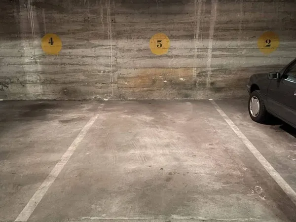 Parking 13 m²